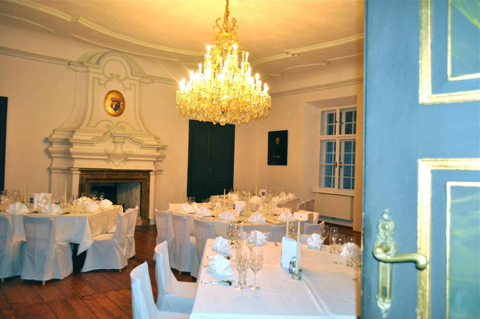 Schlosshotel Mailberg Exteriör bild
