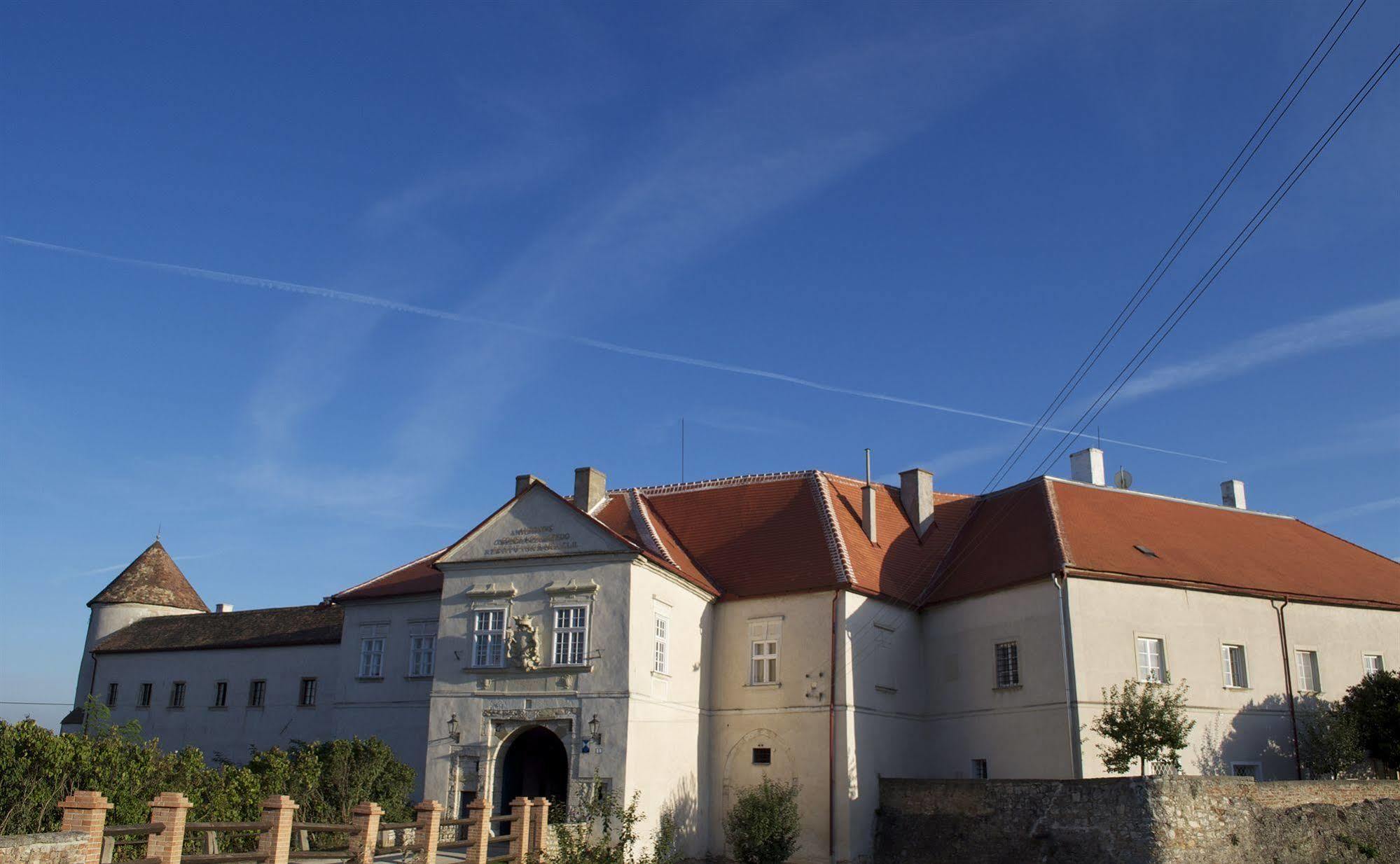 Schlosshotel Mailberg Exteriör bild