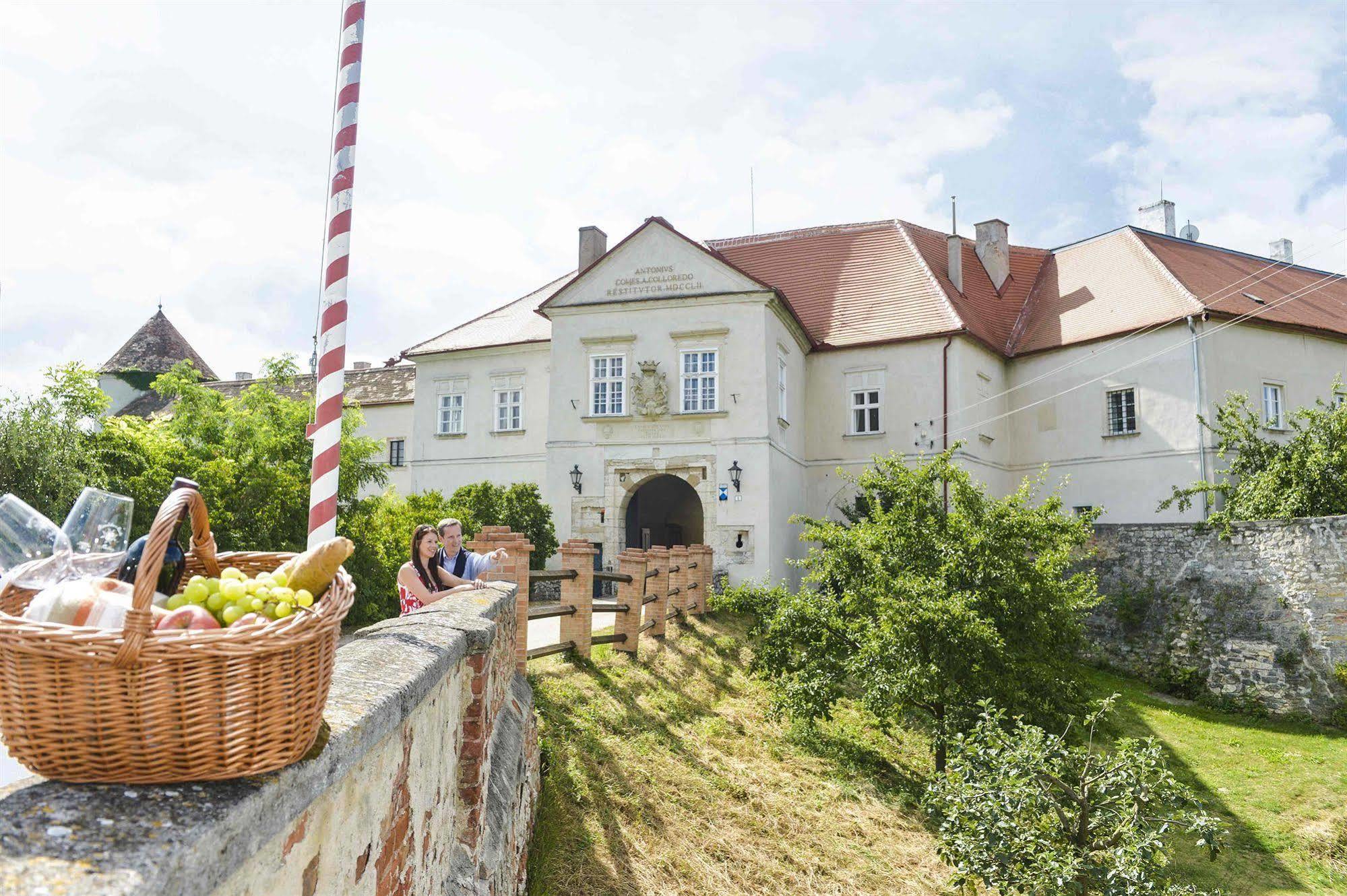 Schlosshotel Mailberg Exteriör bild